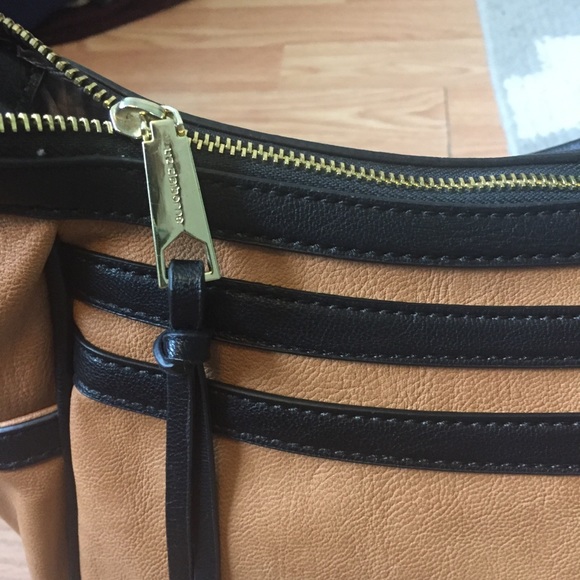 Liz Claiborne tan and black shoulder bag - Picture 5 of 7